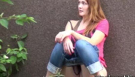 Desperate girls are pissing in front of their neighbours house