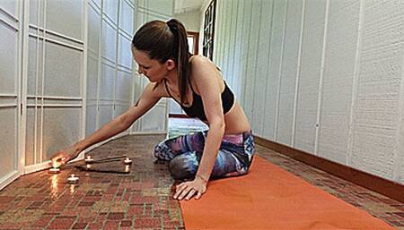 Stretching In My Tight Yoga Pants (4K - UHD 2160p MP4)