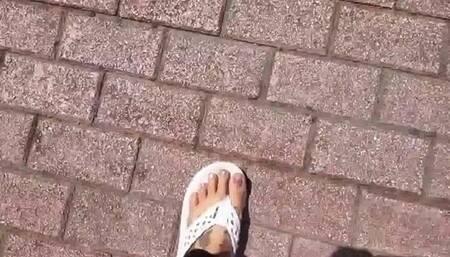 Mkv Giantess Lola walks in flip flops Toe Wiggling