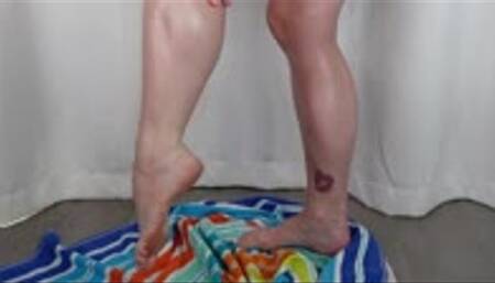 Oiling Up my Muscular Calves MP4 1080