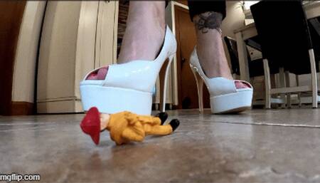 Madam crushes in heels - Both perspectives HD
