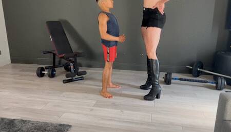 When Tall meets small ( strength demonstration with lifts )