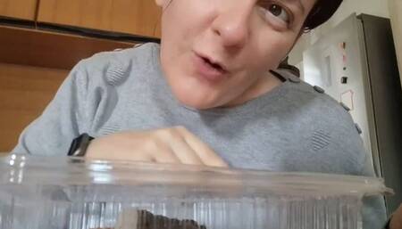 Full version of Eating Sushi over two hours of video mp4