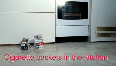 Crush-fetish in the kitchen