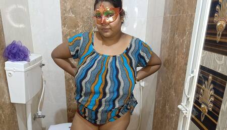 Gorgeous Sexy Mommy Solo Sex in Bathroom and Pissing Herself.