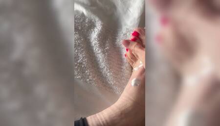 Layla MILF Foot Worship