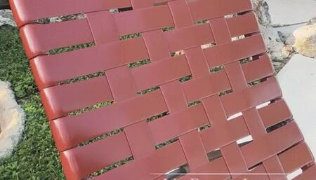 Elle Lyon is going to seduce you into going back to your hotel room