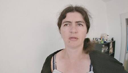 Brunette MILF has hic