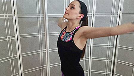 Strip-N-Stretch (4K - UHD 2160p MP4)