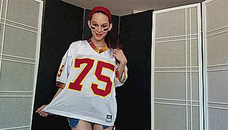 Quick Blow For My Step-Bro (4K - UHD 2160p MP4)