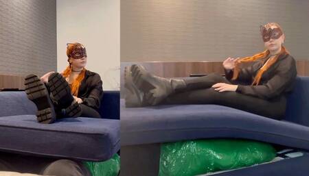 1 Hour - Mummified Human Sofa