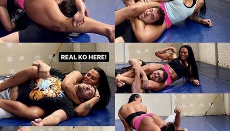 Knocking Out a Nerd with My Muscular Physique - Headscissoring, BJJ, Leg Triangle, Rear Naked Choke, Flexing & Muscle Worship