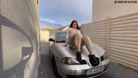 Super loud farts on car in very tight leggings