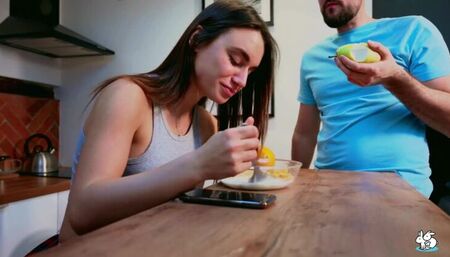 Sexy Teen Deepthroats Big Cock