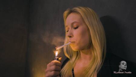 Burning rod in her mouth FHD MP4