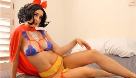 Christina Khalil Leaked Snow White Queen Costume