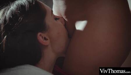 Hypnotic Aruna Aghora and Alyssia Kent's brunette scene