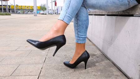 von23 Two videos of Jenny with her pumps (mp4-HD)