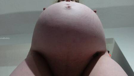 Pregnant Belly Jiggling 39 Weeks