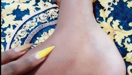 Do you like it when I oil my feet daddy?