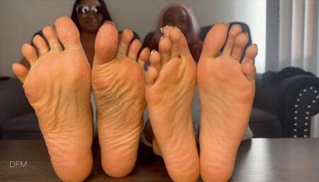 “Double Ebony Goddesses oily soles Tease Za n Missprettytoes”