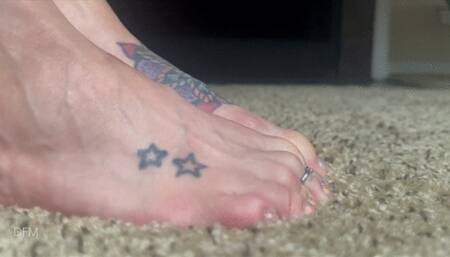 “Carpets and toes with Blu”