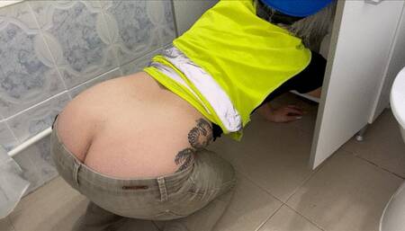 Plumber's butt crack&farts make you hard