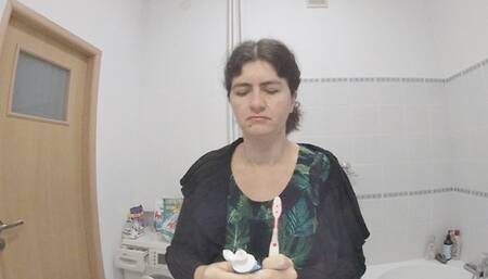 Toothbrushing close to you