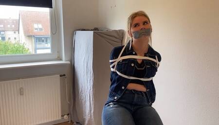 Summer - Reporter In Trouble