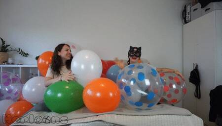 Saskia and Foxy 's masspopping madness