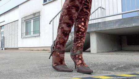 23von Alexas walk in her stiletto boots (mp4-FHD)