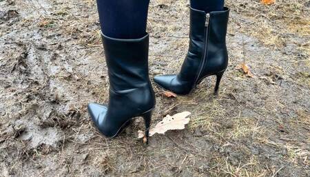 DIRTY HEELS Ellie walks in high heels on wet ground