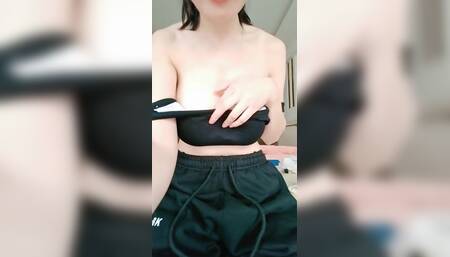 极品美乳小骚货