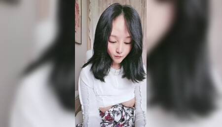 新来的良家小少妇露脸颜值不错