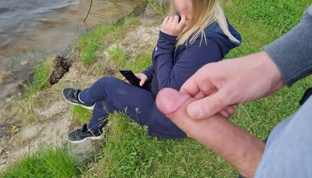 Masturbating My Dick in Public in Front of an Unfamiliar Beautiful Girl