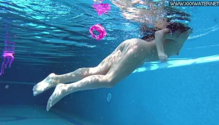 Classy Jessica Lincoln at babe scene