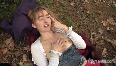 Sweet Yanks Babe Chloe Randall Outdoors