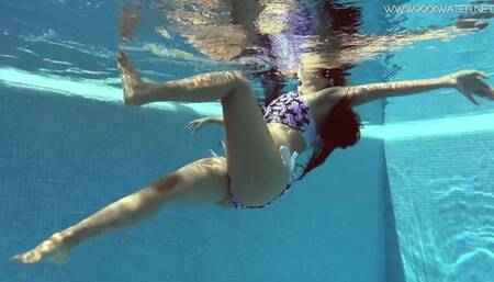 Bendy Andreina Deluxe - pool movie - Underwater Show