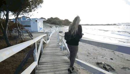 Walk along the embankment. AVI (1920x1080) FHD