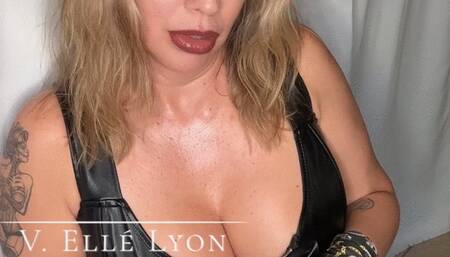 Elle Lyon doesn't want your tiny cock