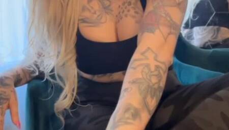 Petite salope pres a tout licher suis a la lettre mon JOI