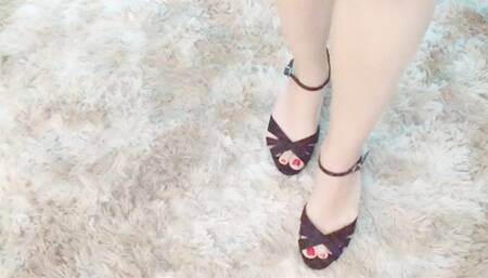 Showing Off My Perfect Feet in HEELS!