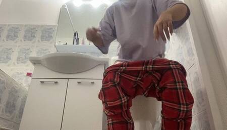 Morning toilet episode 2 , my face says all