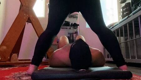 Mistress Xena's Facesitting workout