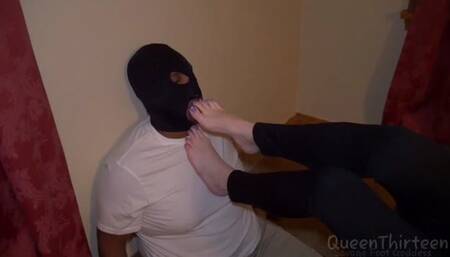 SAVAGEFOOTGODDESS - DEEPFEET - timed foot gagging challenge (how long can he take it) standard definition 720 mov