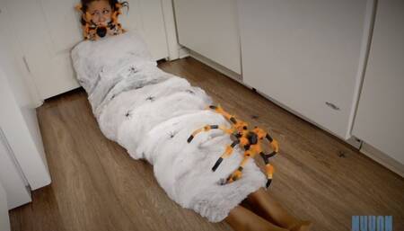 Calisa Bliss Hooter's Girl Ambushed By Arachnids HD 1080p MP4