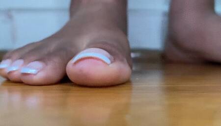 Step-Mom’s Giantess Feet