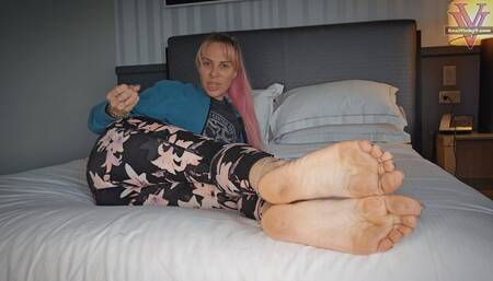 Dirty airport feet JOI- 1080p