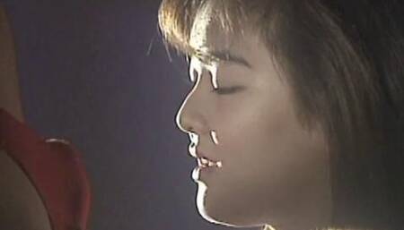 Japanese Girl Gives Blowjob in the Dark