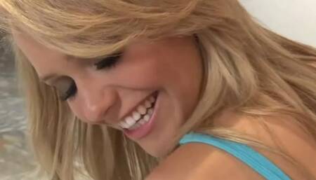 Mia Malkova Shows Off Her Ass